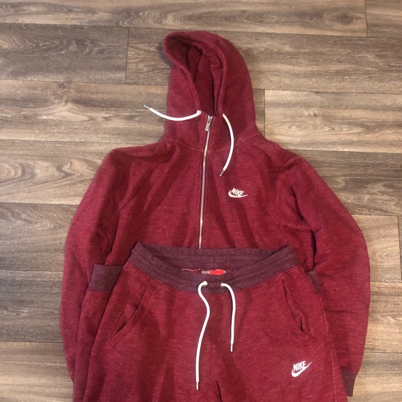 burgundy sweatsuit nike